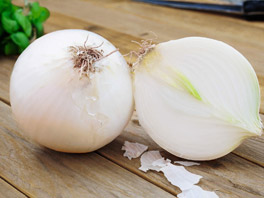 Отличие белого лука от других сортов и советы по применению